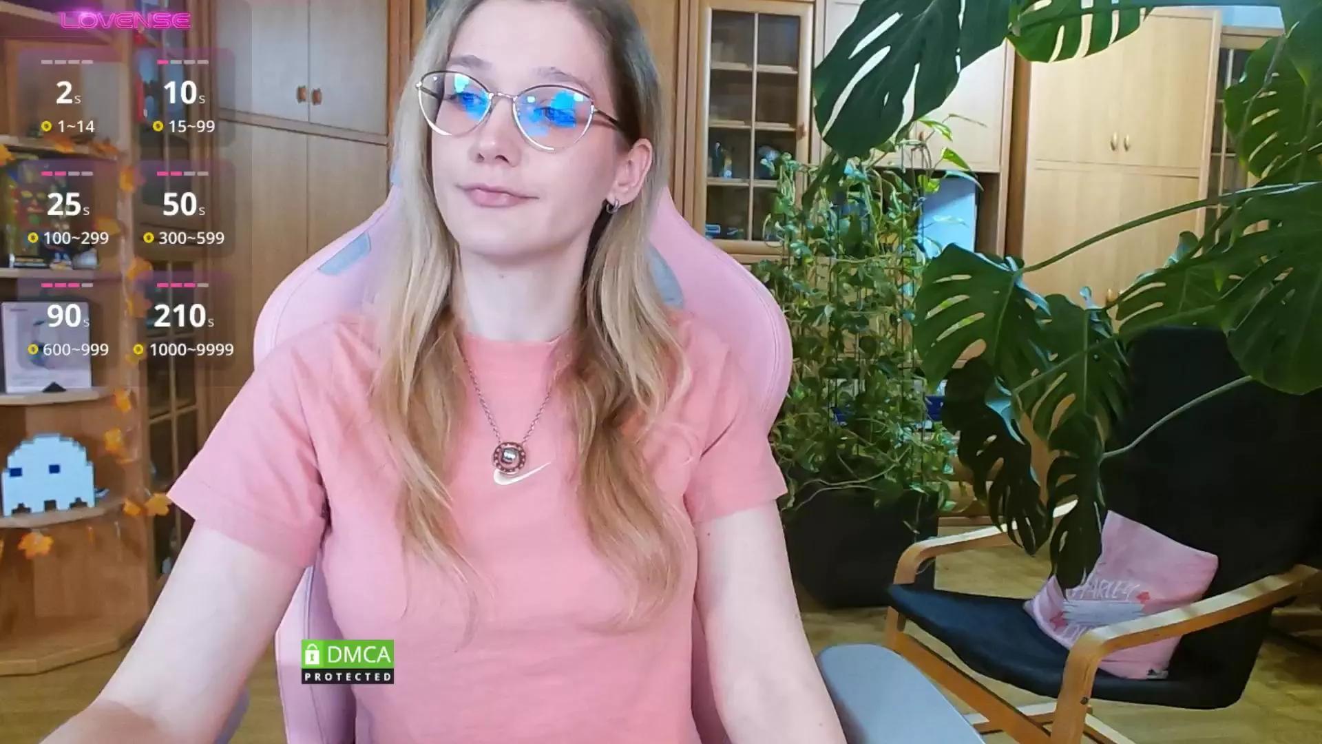 LunaNicole on Cam4 
