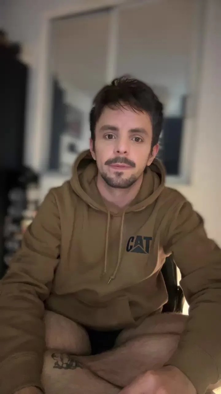 Offline MauriciosPizza on Cam4