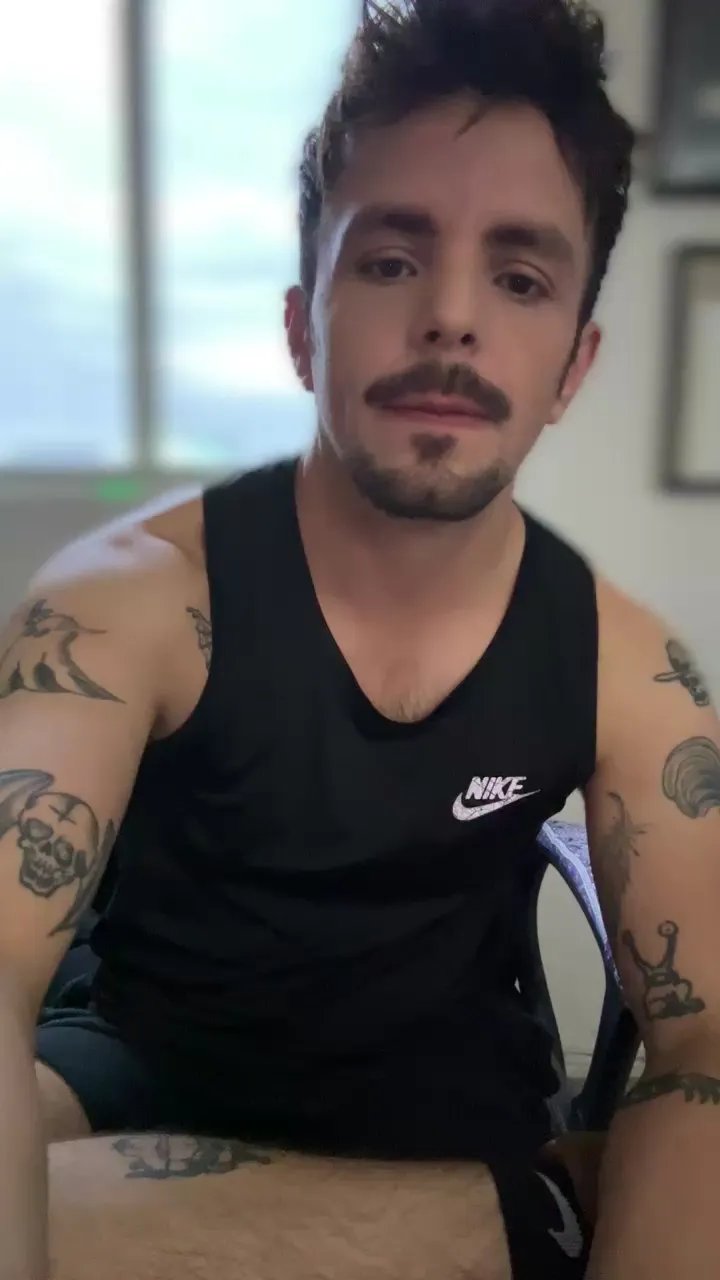 Offline MauriciosPizza on Cam4