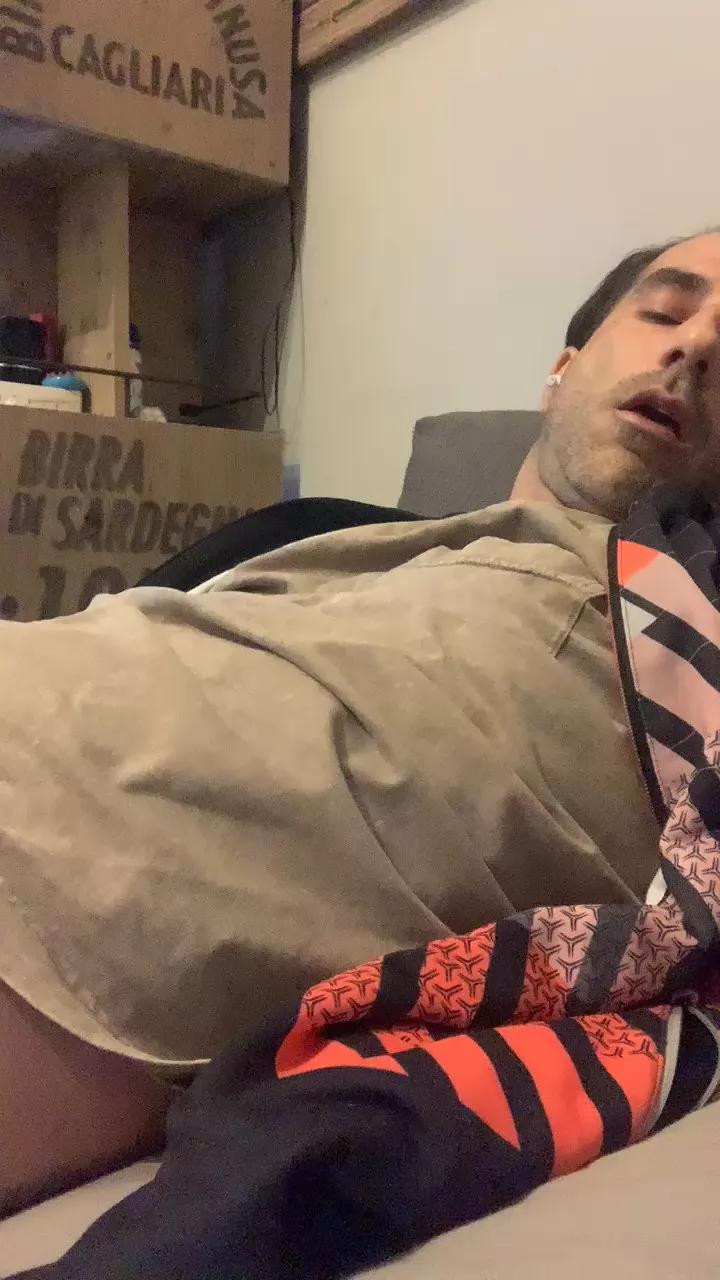 McEnrick1983 on Cam4 