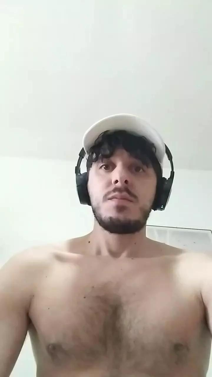 Mew2pup on Cam4 