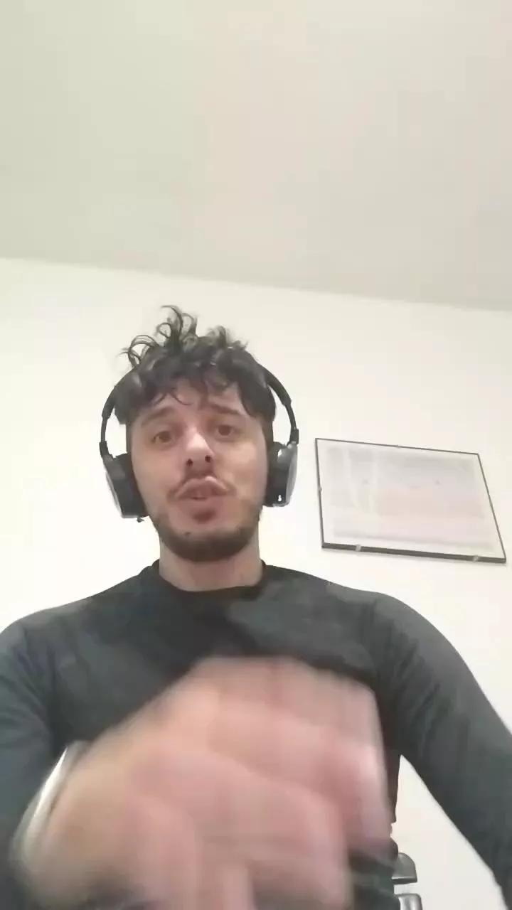 Mew2pup on Cam4 