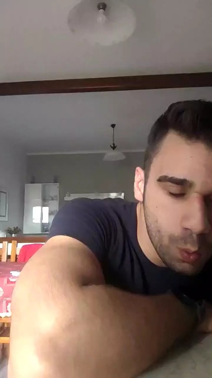 Offline michaelgrandi23 on Cam4