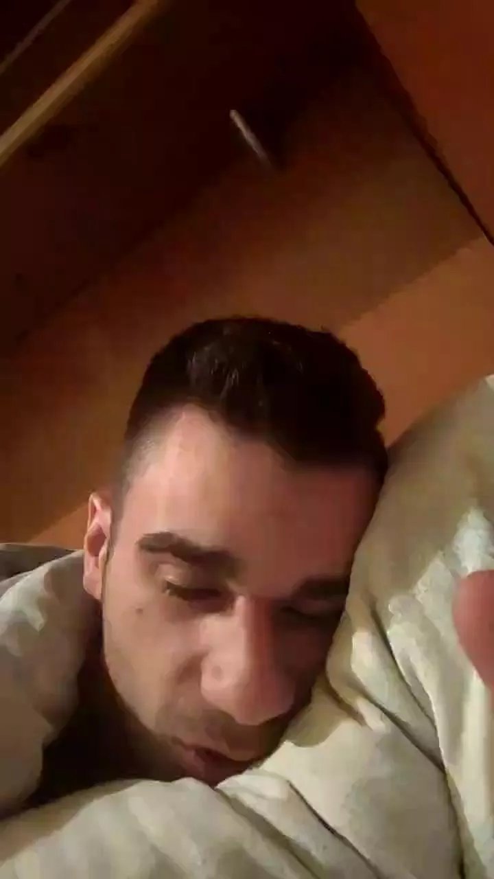 Offline michaelgrandi23 on Cam4