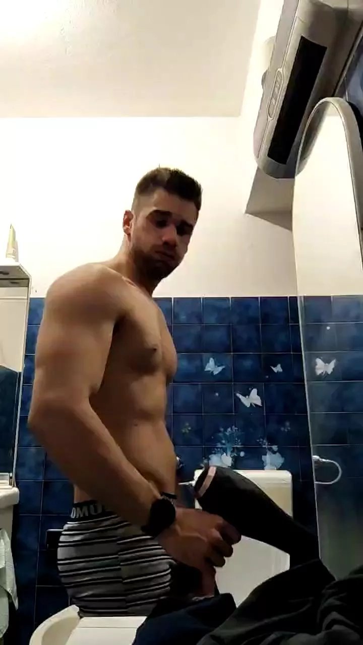 Offline michaelgrandi23 on Cam4