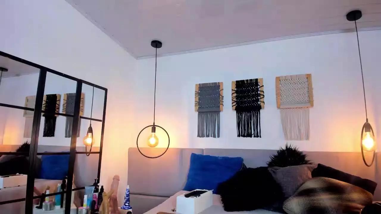 Miss_cristina on Cam4 