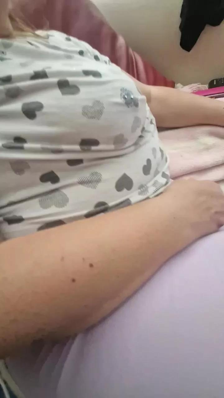 Monella52 on Cam4 