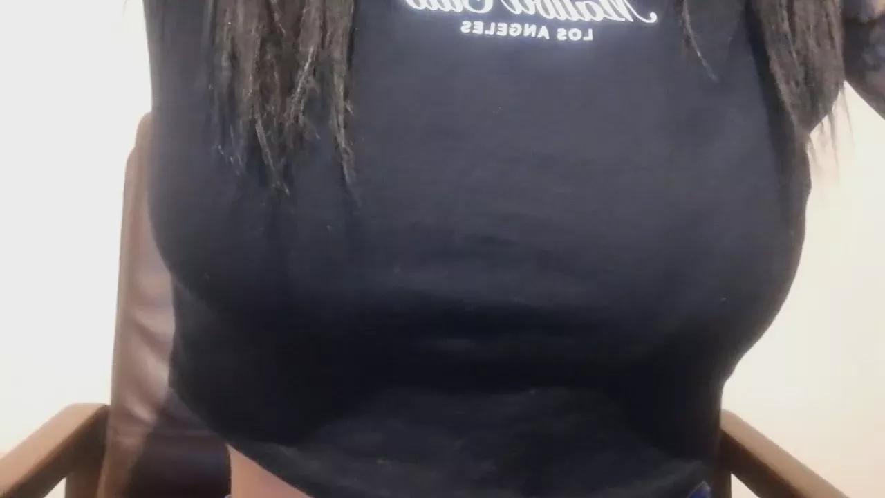 morena19191 on Cam4 