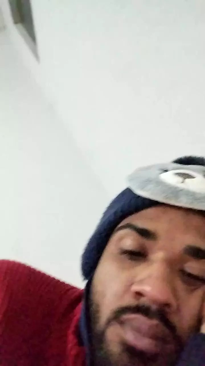 Offline moreno2289 on Cam4