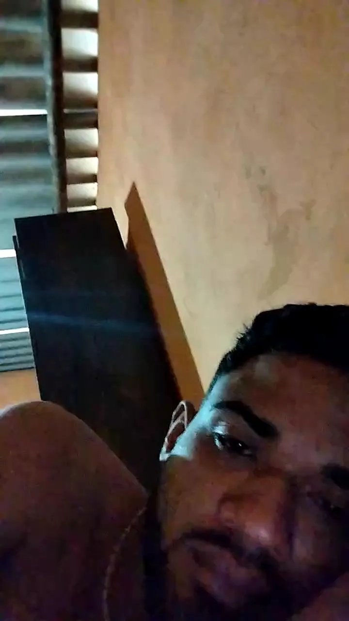 Offline moreno2289 on Cam4