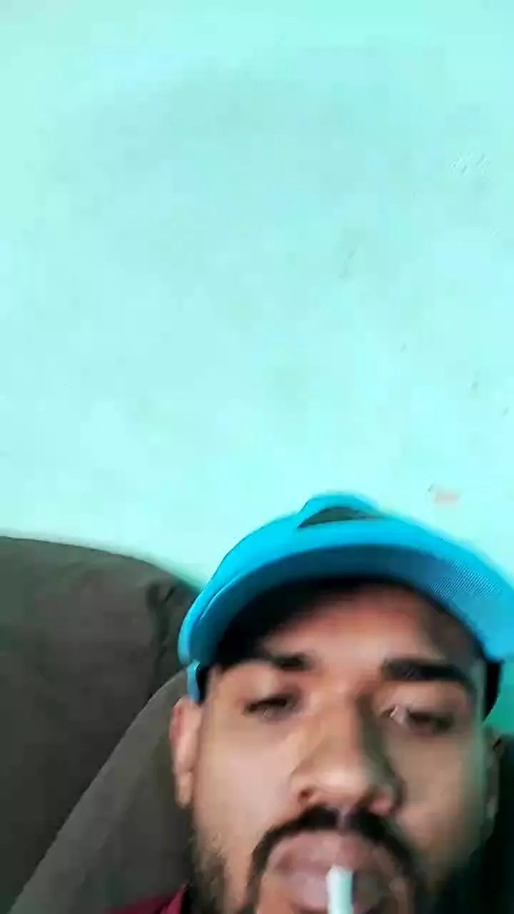 Offline moreno2289 on Cam4