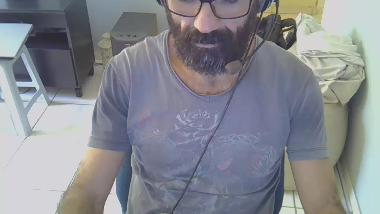 Offline MOTOBILLCHATAO on Cam4