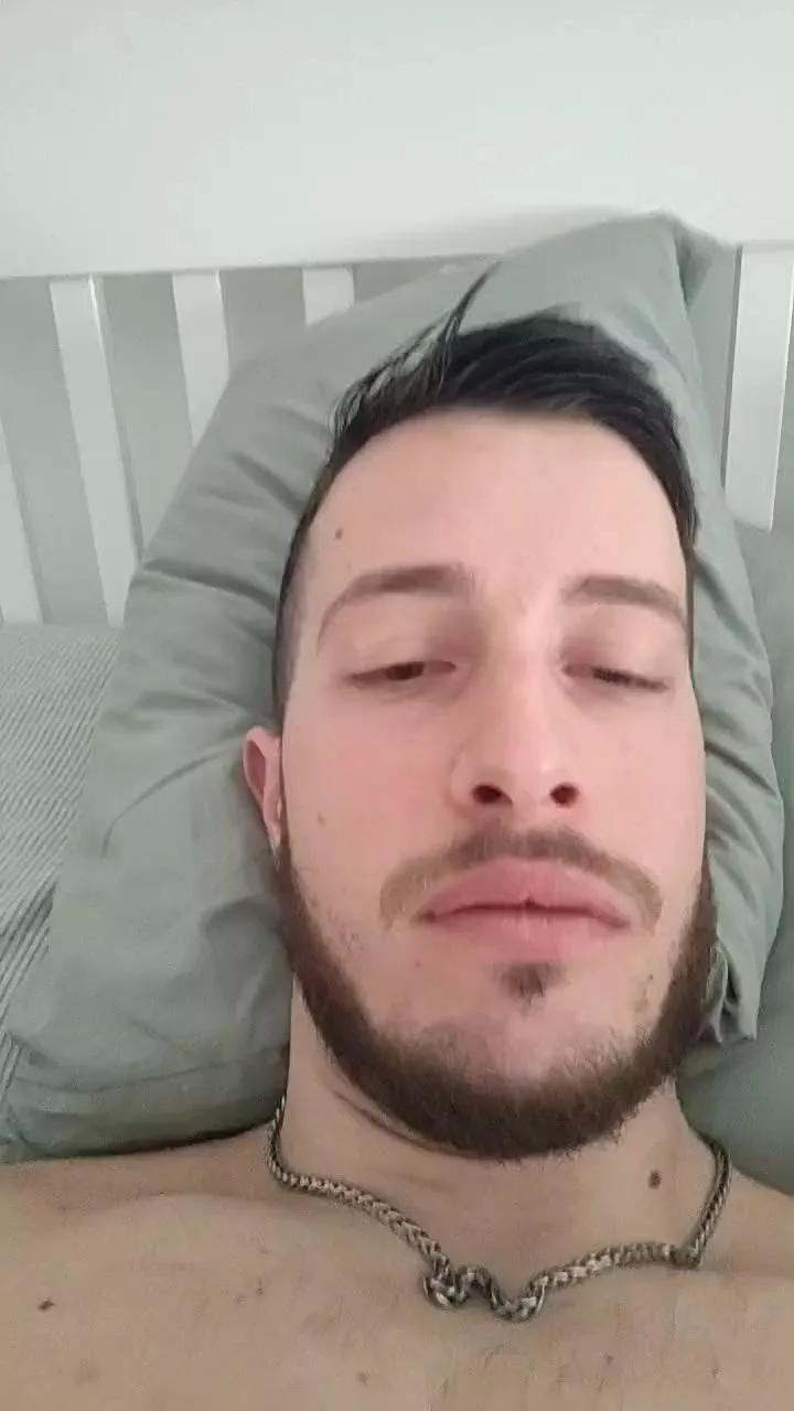 Musclexxl97 on Cam4 