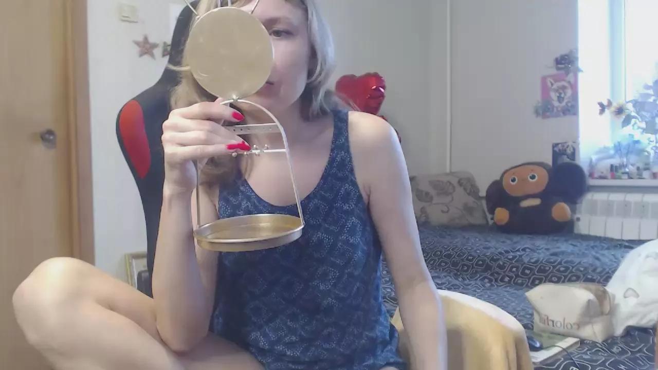 MystikLoly on Cam4 