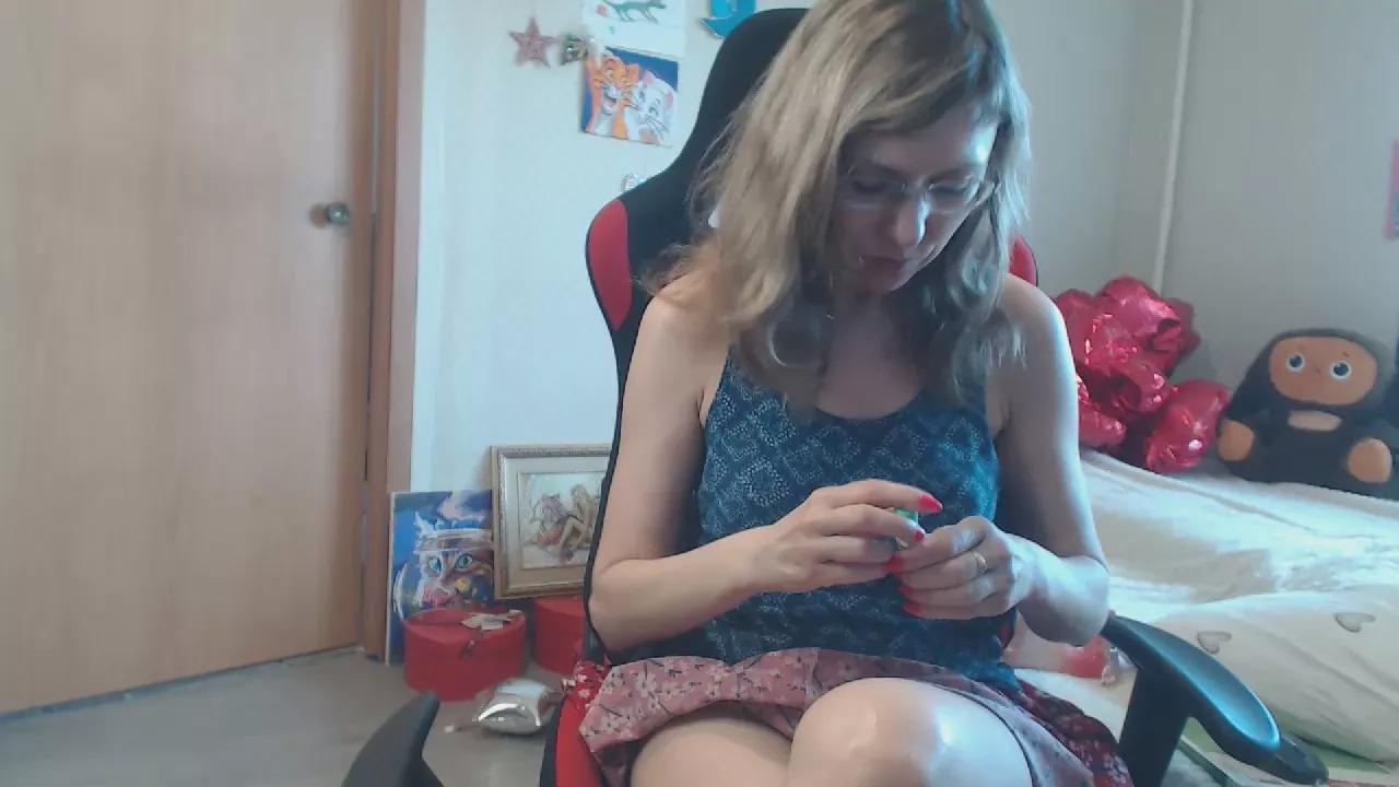 MystikLoly on Cam4 