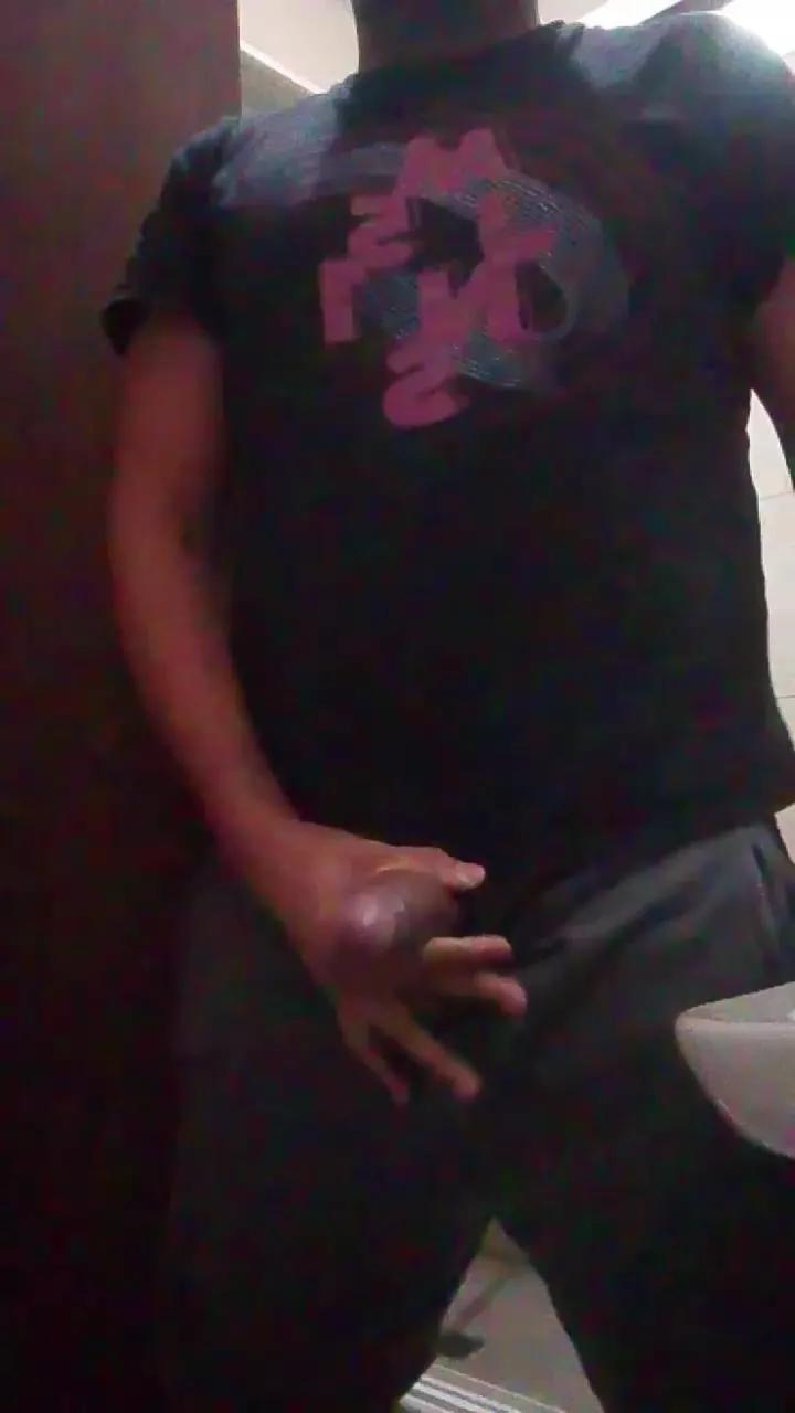 nachobig23 on Cam4 