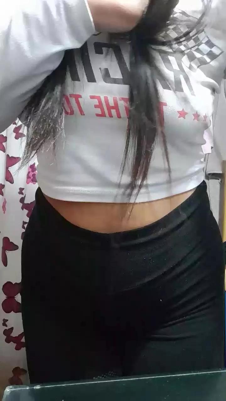 Nella_25 on Cam4 