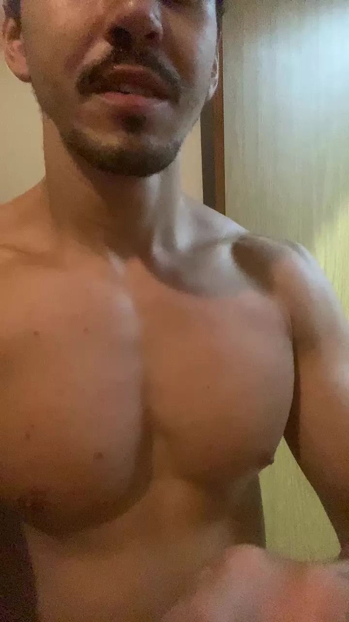 Offline NickFigueiredo on Cam4