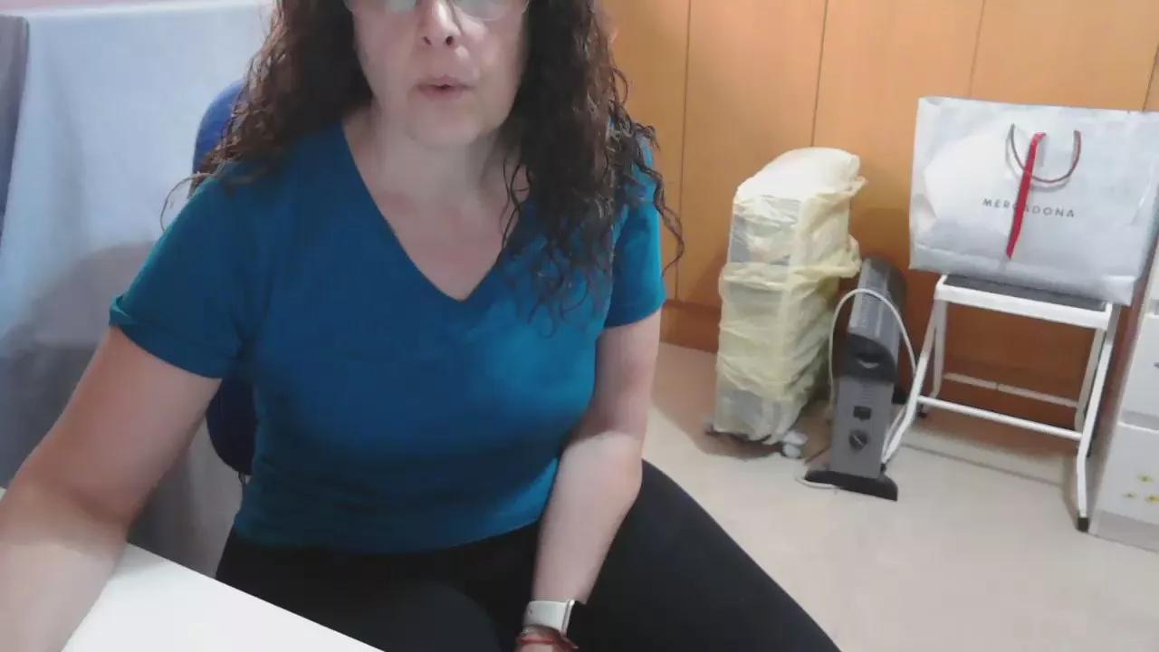 nicole_milf_52 on Cam4 