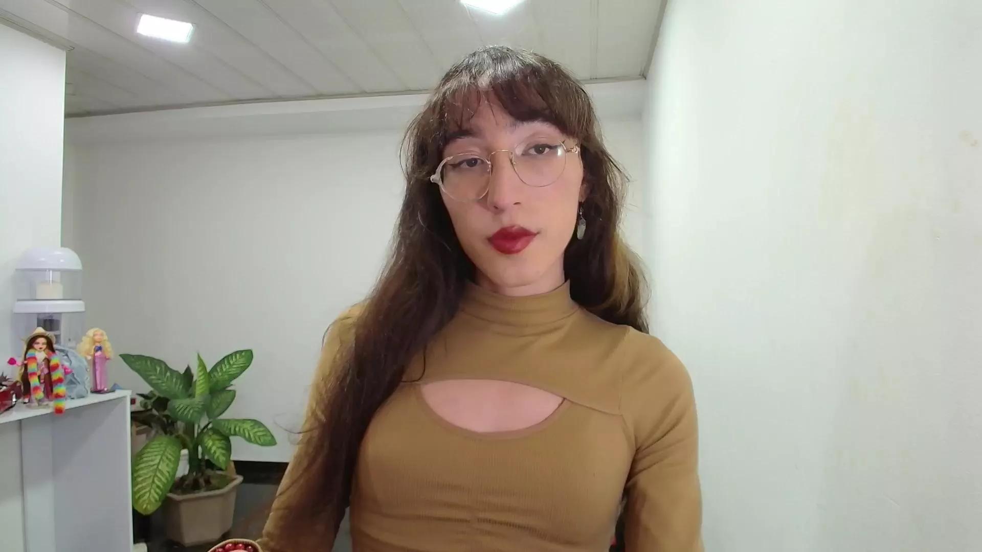 NicoleLpz on Cam4 