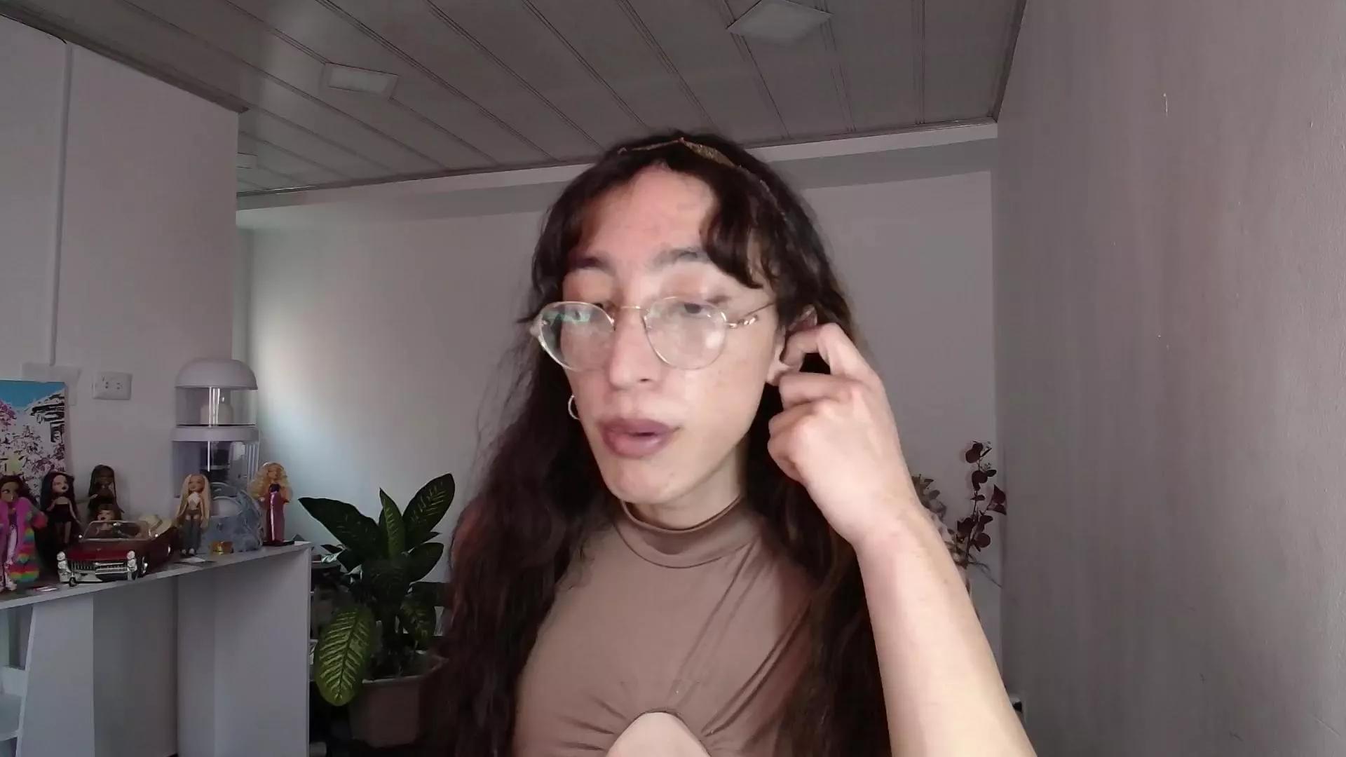 NicoleLpz on Cam4 