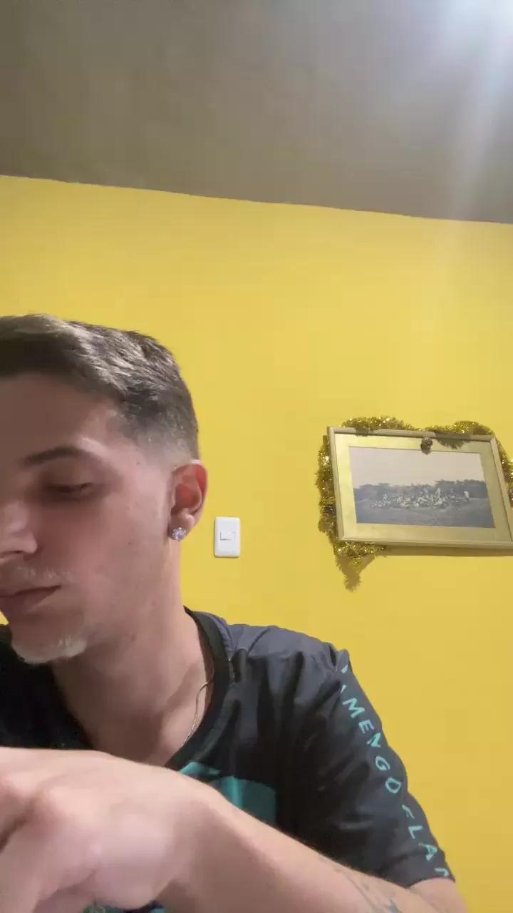 Novinhodot20_ on Cam4 