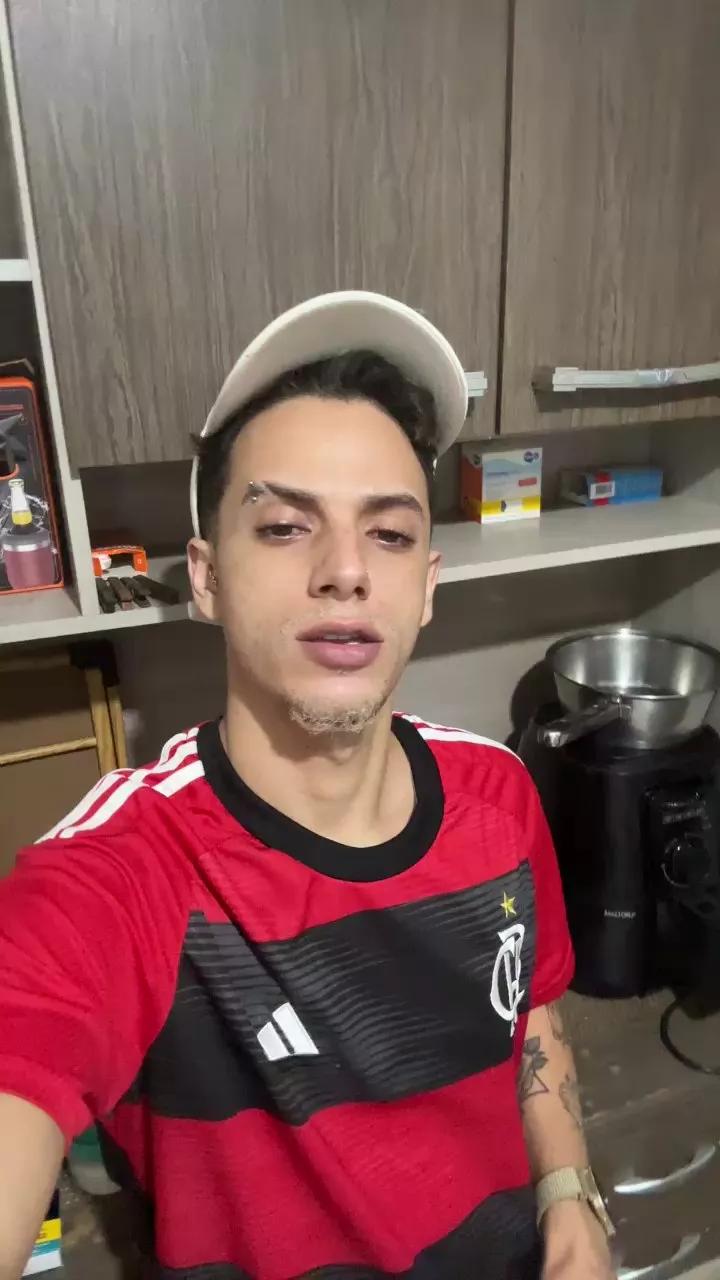 Novinhodot20_ on Cam4 