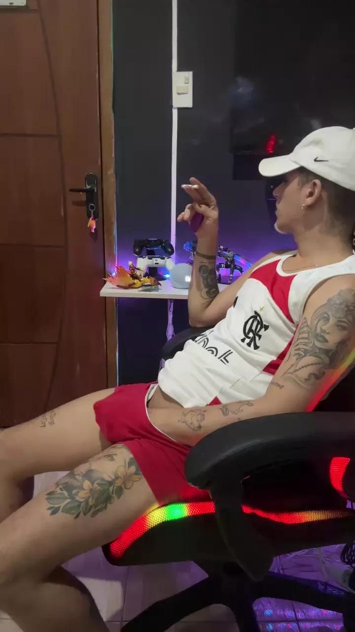 Novinhodot20_ on Cam4 