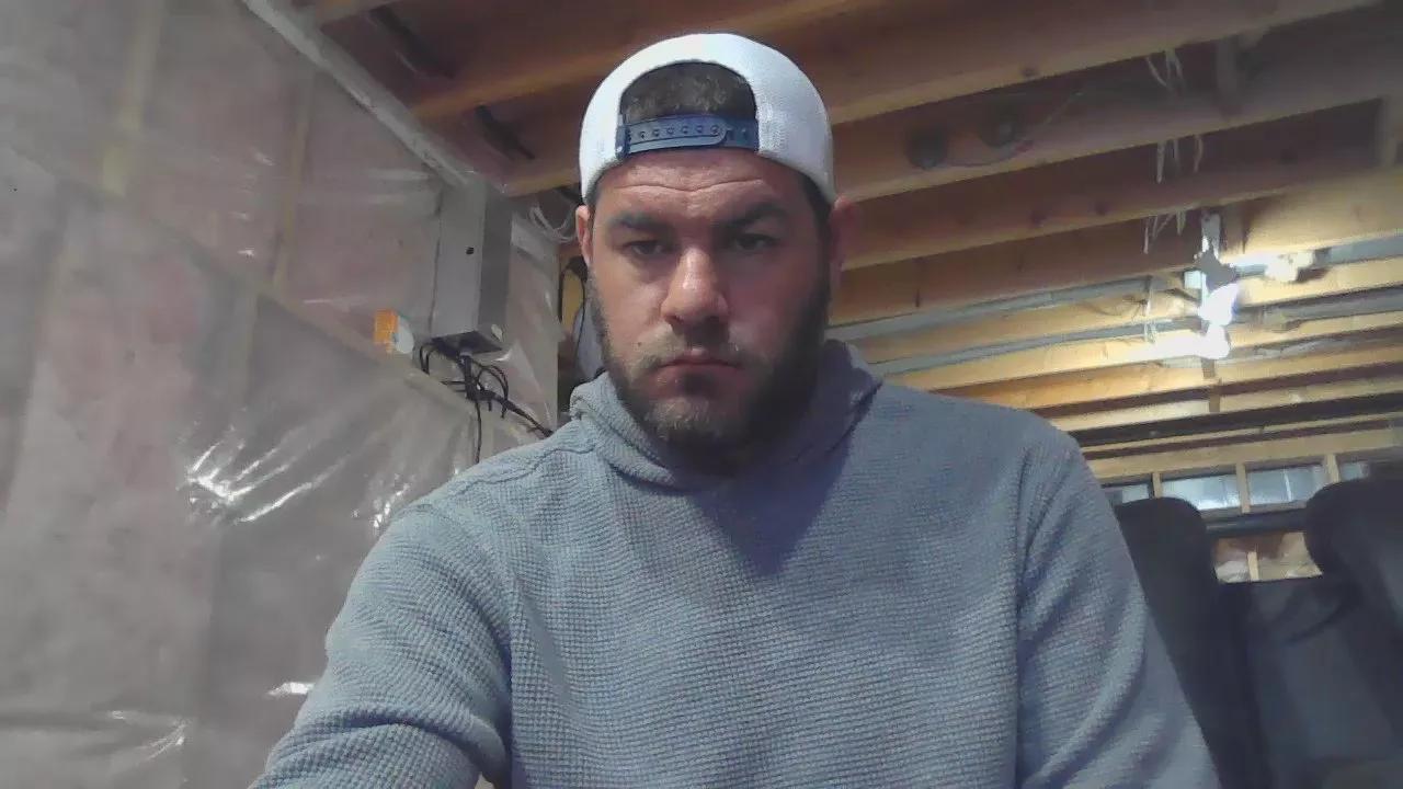 OneBallBob on Cam4 