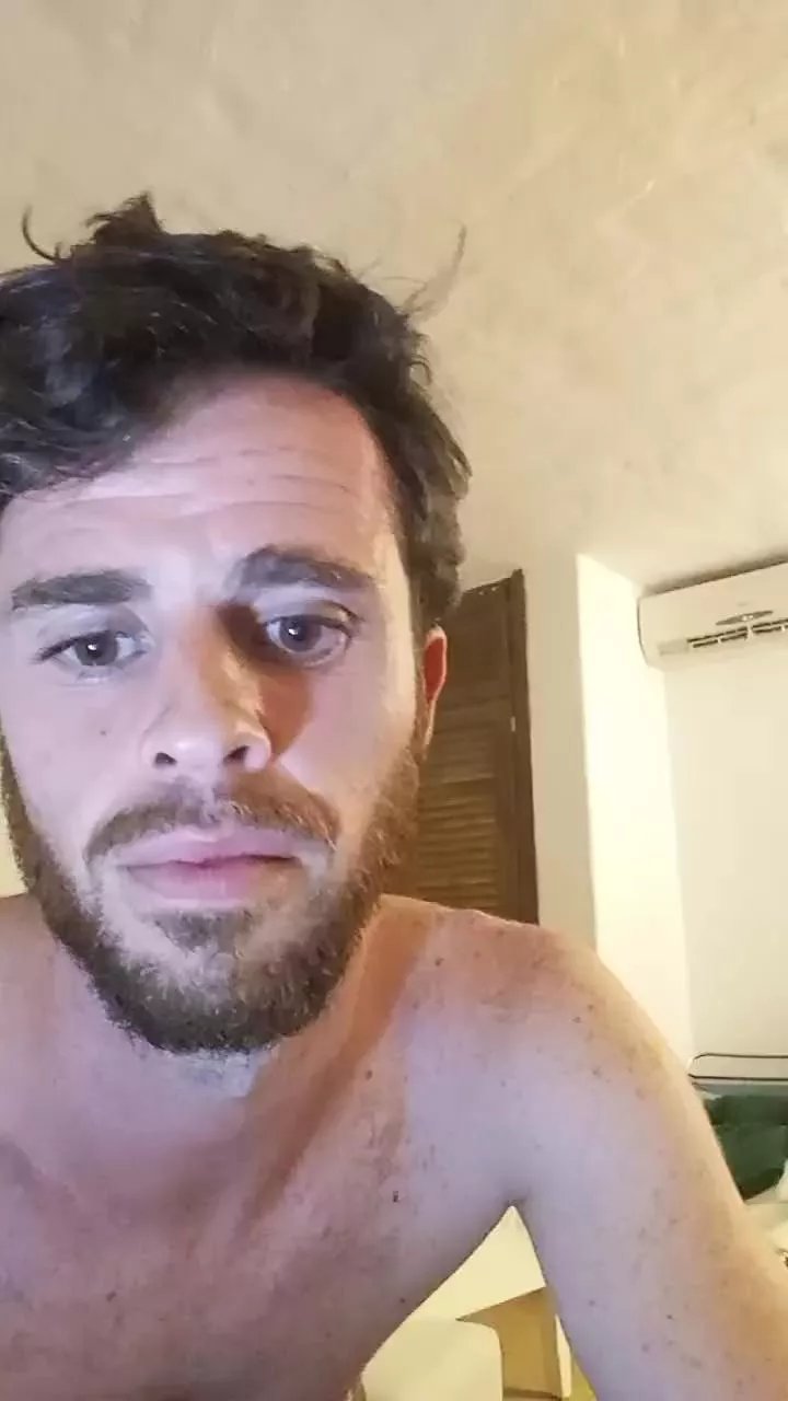 Offline pocholo30 on Cam4