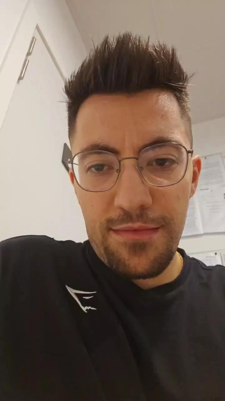 Publicdick97 on Cam4 
