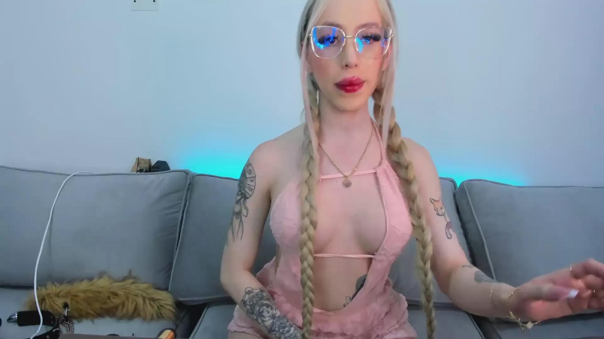 purpleladyx on Cam4 