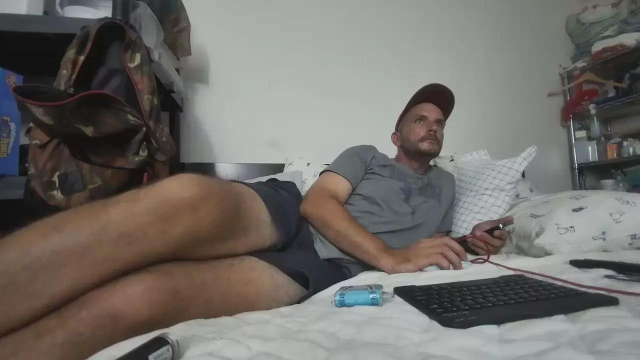 R_malcom on Cam4 