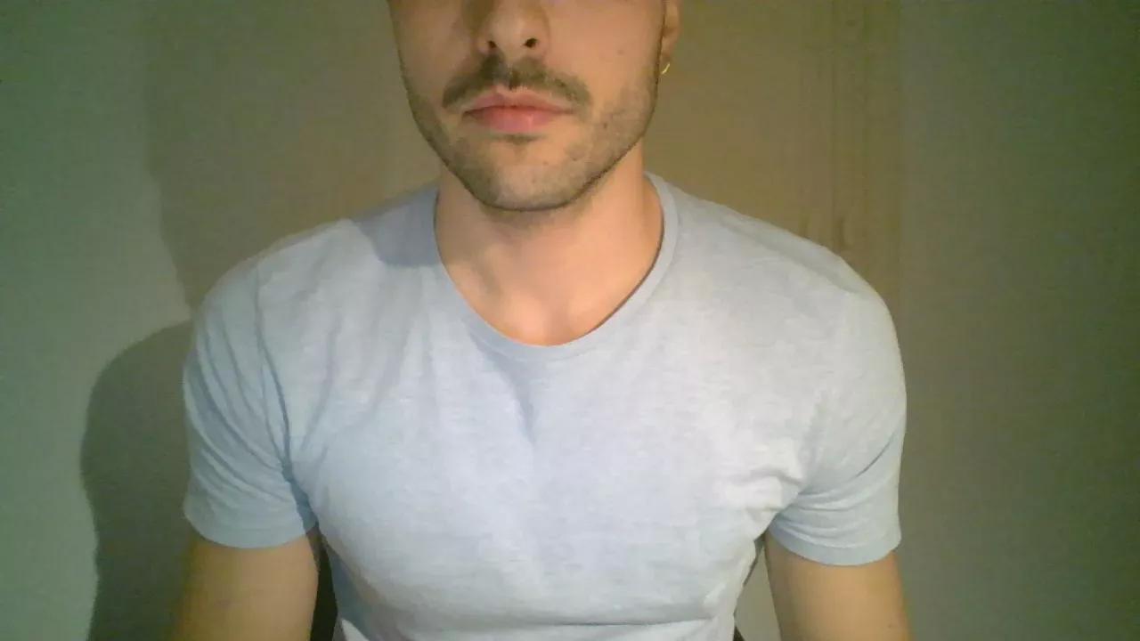 raul2039 on Cam4 