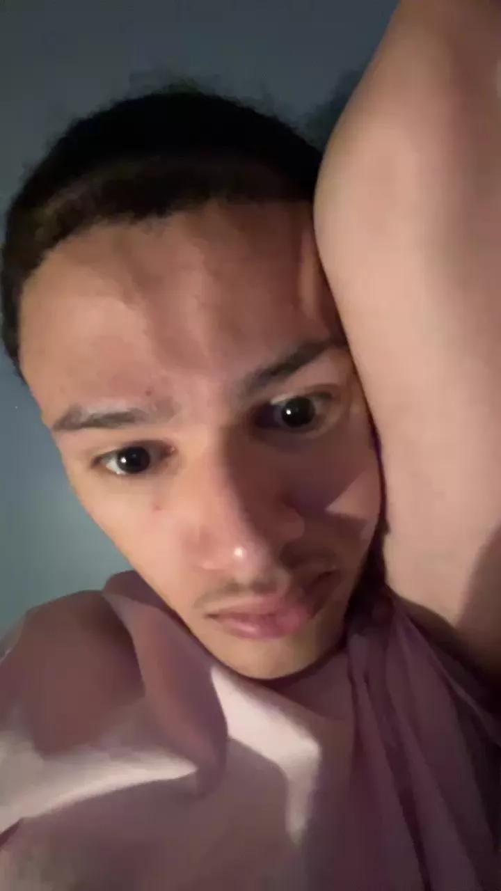 Rayane05_ on Cam4 