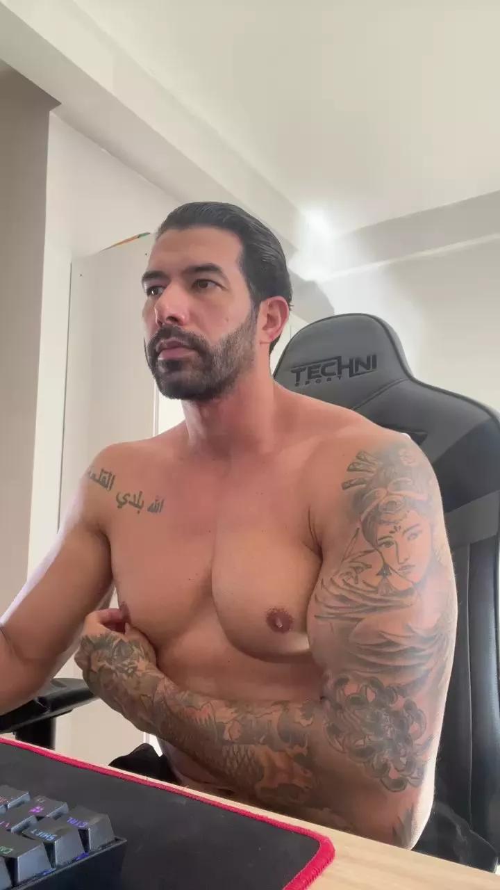 Saradoalto23 on Cam4 