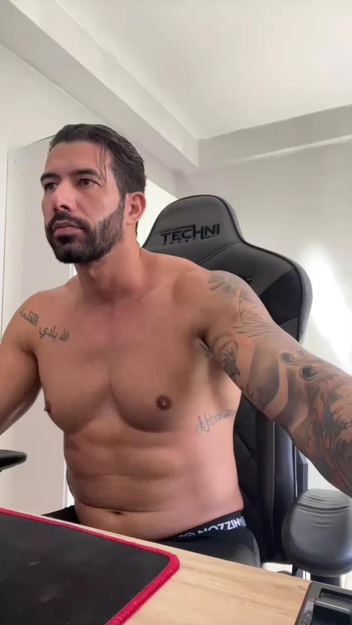 Saradoalto23 on Cam4 