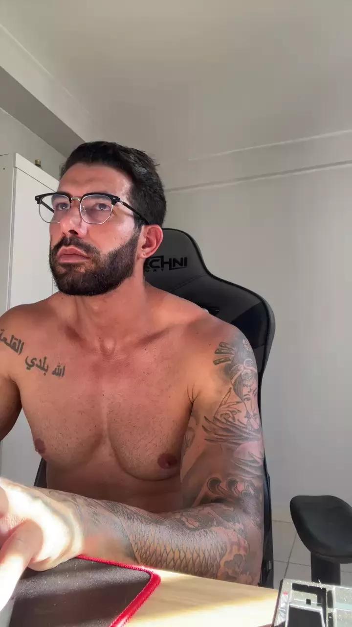 Saradoalto23 on Cam4 