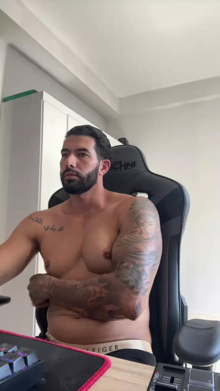 Saradoalto23 on Cam4 