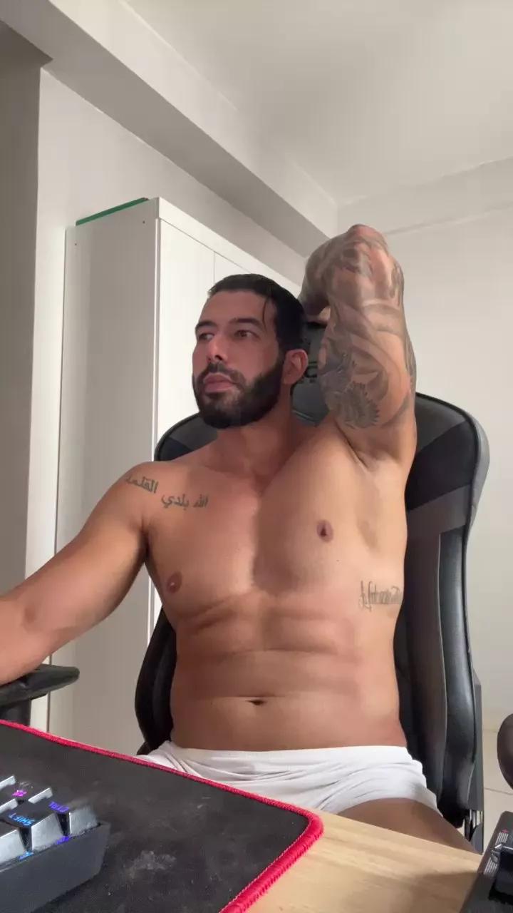 Saradoalto23 on Cam4 