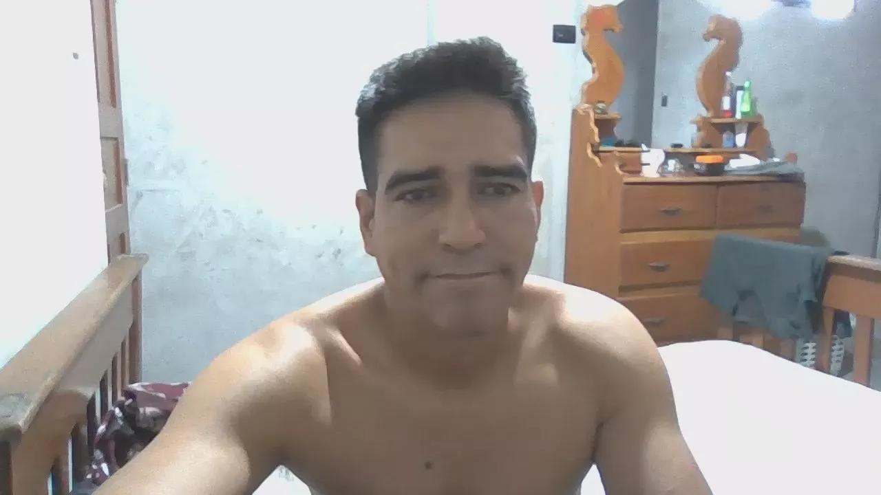 SegundoIves on Cam4 