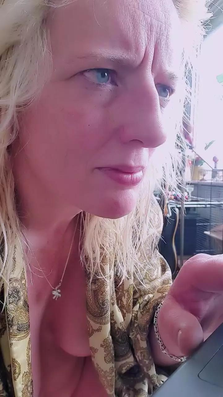 Sexy_meid1 on Cam4 