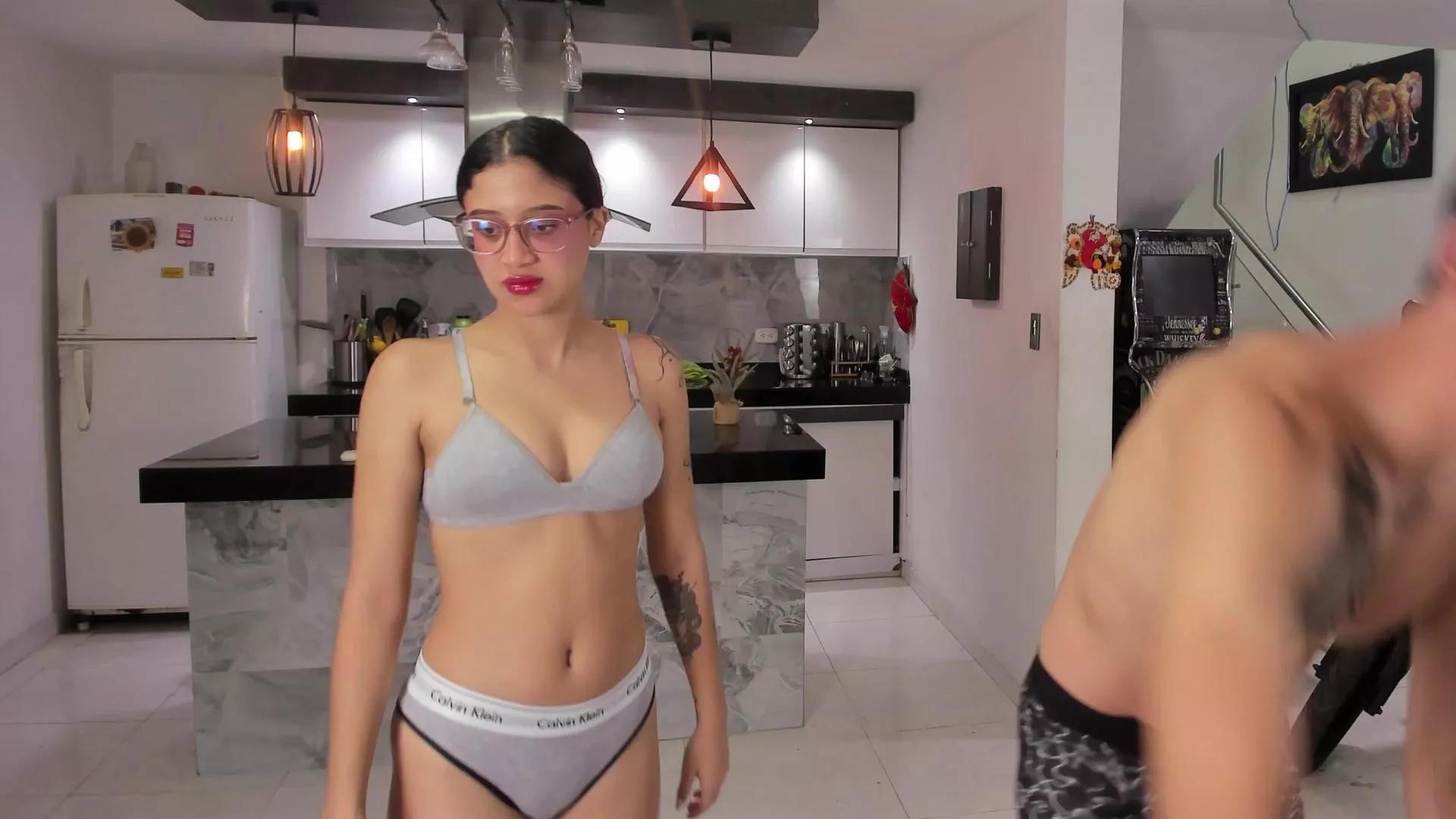 sexyhotfriends_ on Cam4 