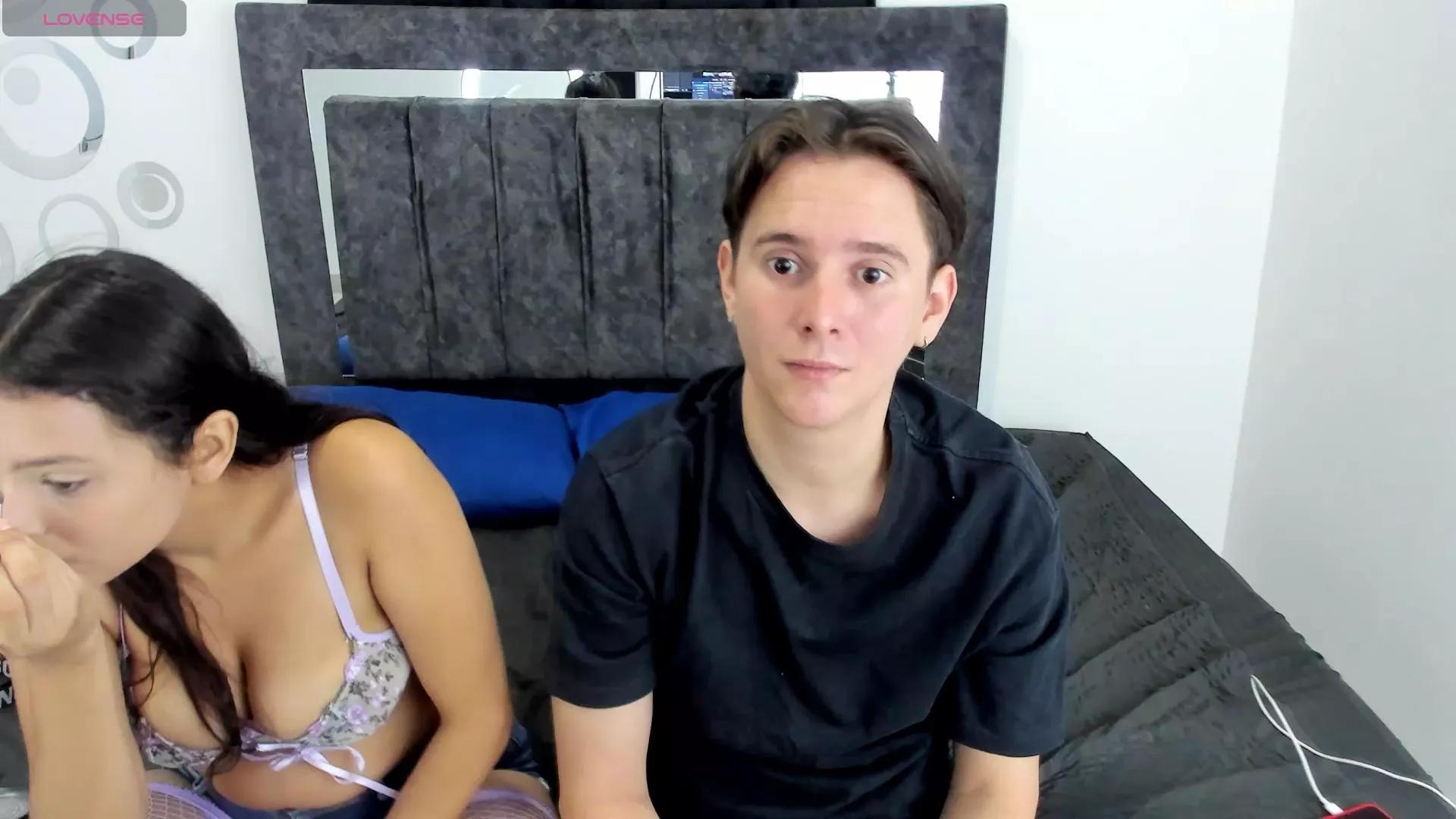 Skarleth_Aron on Cam4 