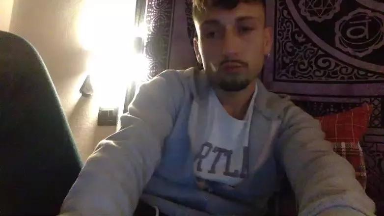 SluttyBoy111 on Cam4 
