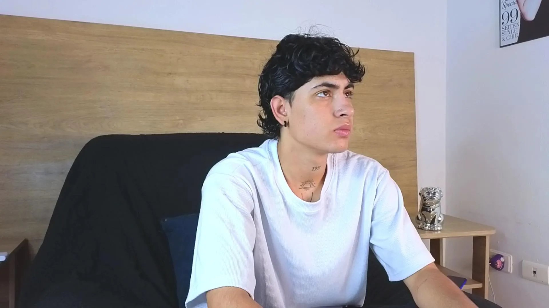 Offline StivenBenet on Cam4