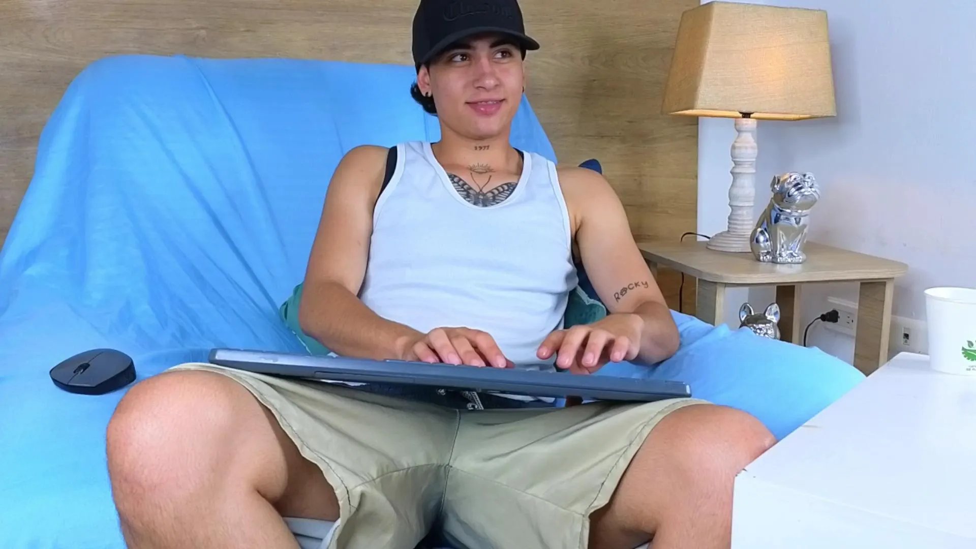 Offline StivenBenet on Cam4