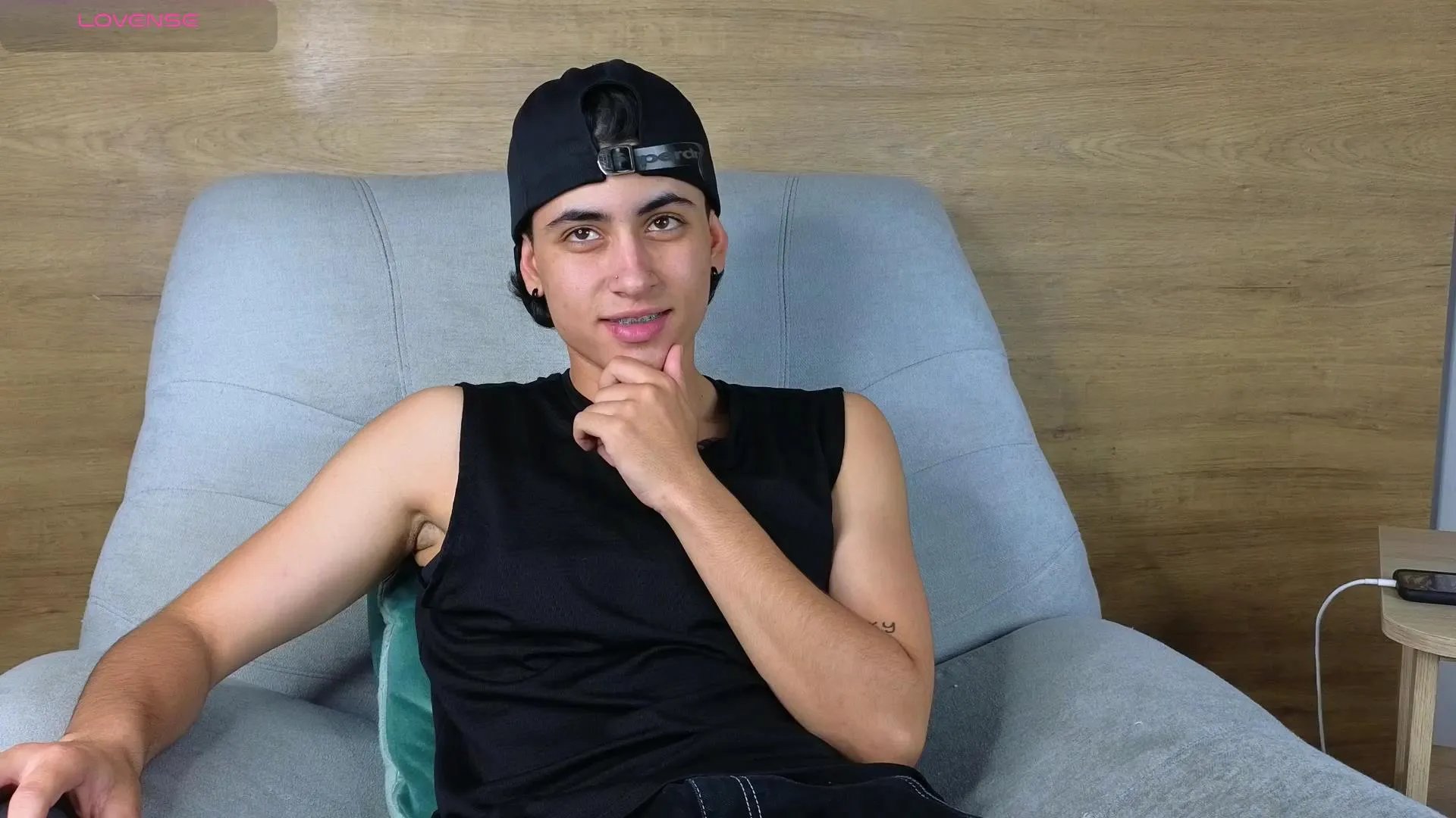 Offline StivenBenet on Cam4