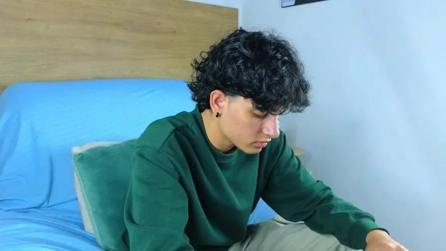 Offline StivenBenet on Cam4