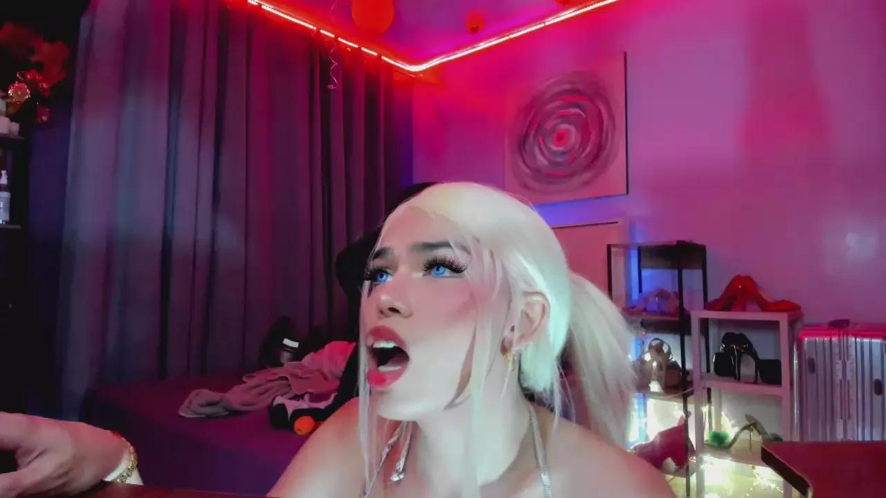 Sweatee_Jiggler on Cam4 